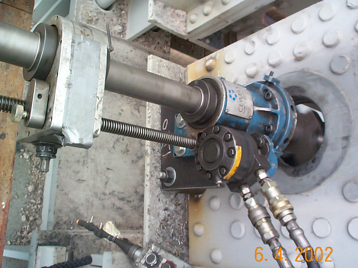 10. Hydraulic Portable Boring